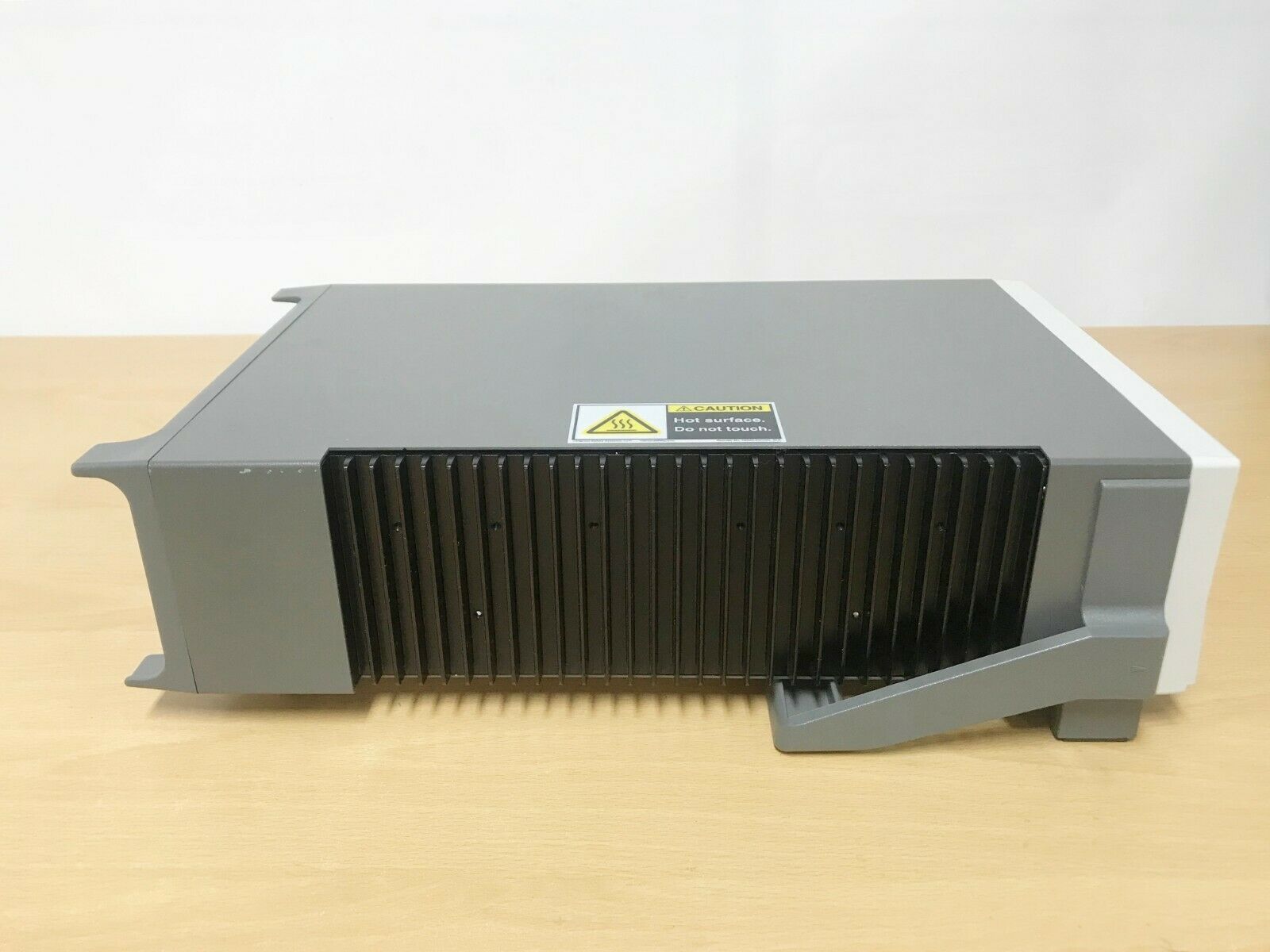 Источник-измеритель Keithley 2440 (демонстрационный)